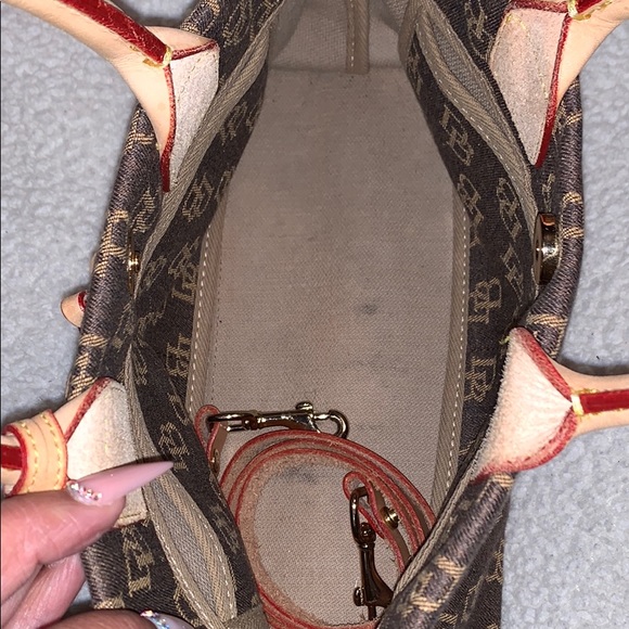 Dooney and Bourke crossbody bag - Picture 5 of 6